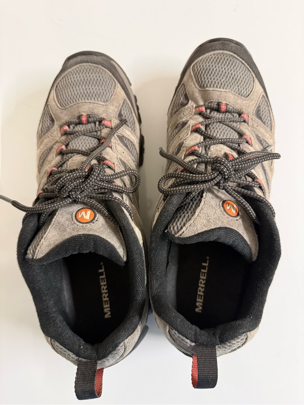 Merrell Men's Gray and Black Trail Sneakers with Red Accents - Picture 3 of 10